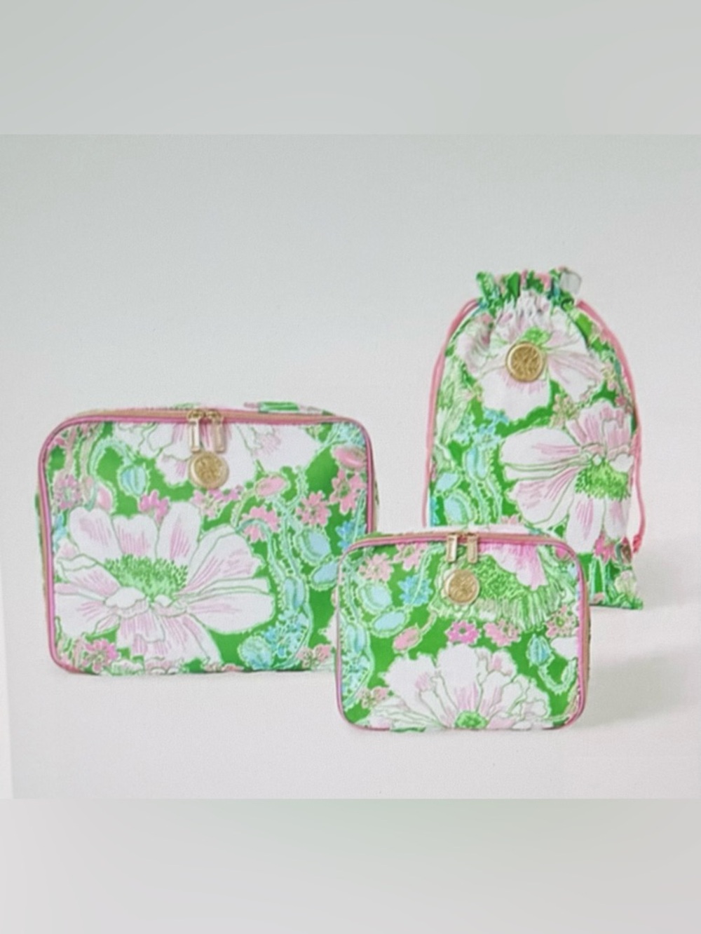Lilly Pulitzer, NWT, current season putting green poppy land packing bags